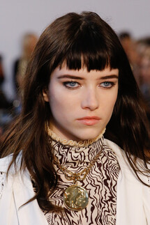 Details Chloé Fall 2018 Ready-to-Wear , Детали коллекции Хлоя осень зима 2018 , Fashion show , неделя моды в Париже , PFW , Paris Fashion Week , Mainstyles